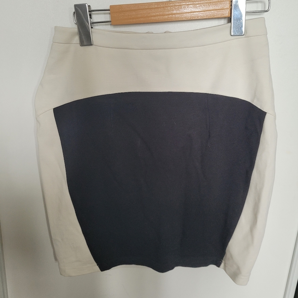 BEBE Skirt Black and white US S/P